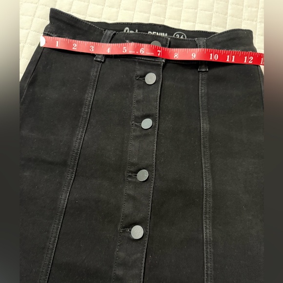 Black Button-Front Mini Skirt - Picture 3 of 6